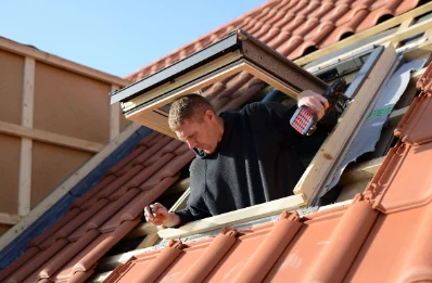 Pose de fenêtres de toit Velux à Lanleff